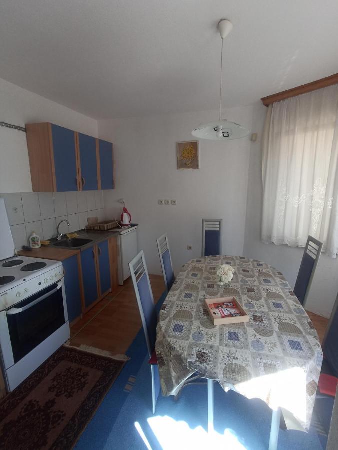 Sleep & Fly - Sarajevo Airport Apartment Esterno foto