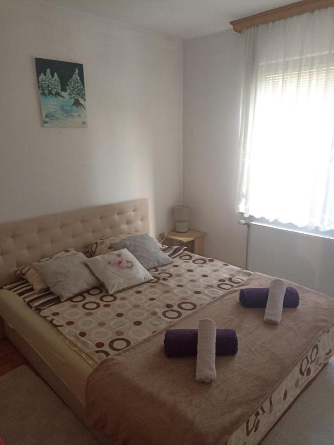 Sleep & Fly - Sarajevo Airport Apartment Esterno foto